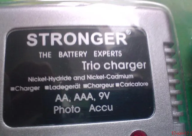 Caricabatterie 
 & #13; «Trio Charger» — foto 2 dell'alert A12/0117/13