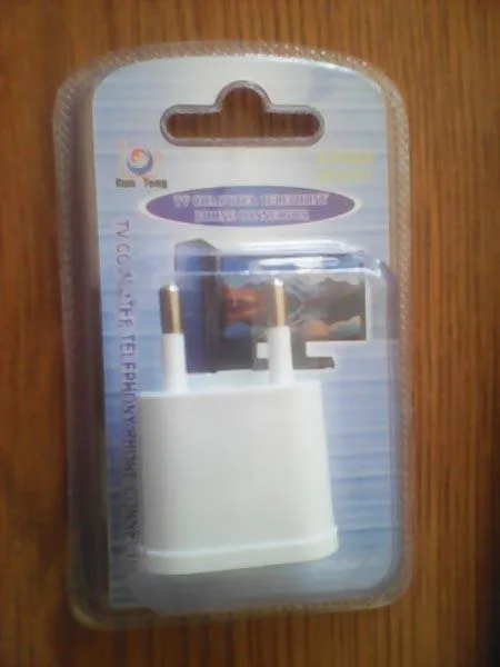 Adattatore della spina di viaggio «TV Computer Telephony Phone Connector» (Run and Teng)