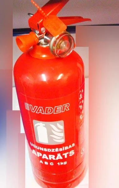 Estintore «Ugunsdzēsības Aparāts [Fire extinguisher]» — foto 2 dell'alert A12/0743/16