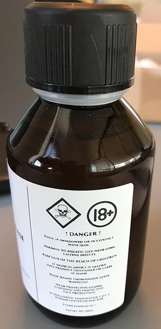 Liquido per sigarette elettroniche «Unflavored e-liquid base/ Ultra Nicotine Base / Nicotine B Salt Base» — foto 2 dell'alert A12/00971/20