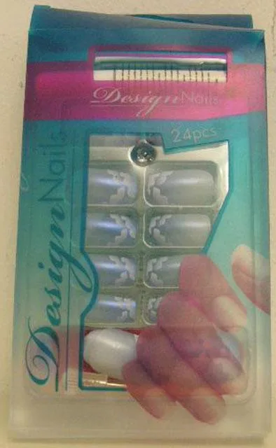 Unghie false adesive — foto 2 dell'alert 0050/10