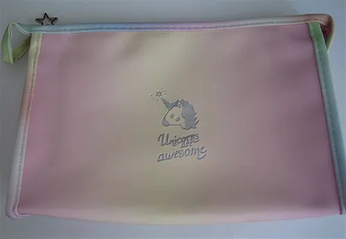 Borsa cosmetica «Unicorns are awesome» — foto 1 dell'alert A12/00276/23