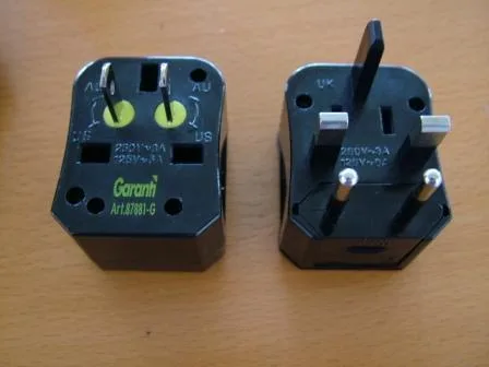 Adattatore della spina «UNIVERSAL ADAPTER» — foto 1 dell'alert A12/0896/13