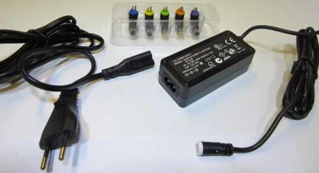 Adattatore di rete &amp;#13; &amp; #13; &amp; #13; «Universal Charger for Notebooks» — foto 1 dell'alert A12/1628/12