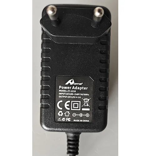 Adattatore «UNIVERSAL CHARGER» — foto 3 dell'alert OR/00125/25