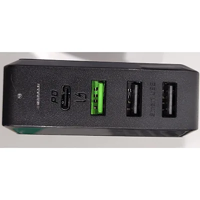Caricabatterie USB «Universal Multi-port Charger» — foto 1 dell'alert A11/00069/24