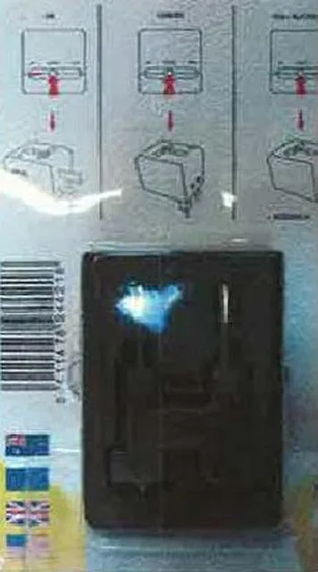 Adattatore per spina da viaggio con alimentatore USB «Universal Travel Adapter with USB» — foto 2 dell'alert A12/0426/14