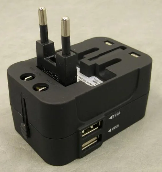 Adattatore da viaggio «Universal Travel Adaptor» — foto 2 dell'alert A12/0936/19