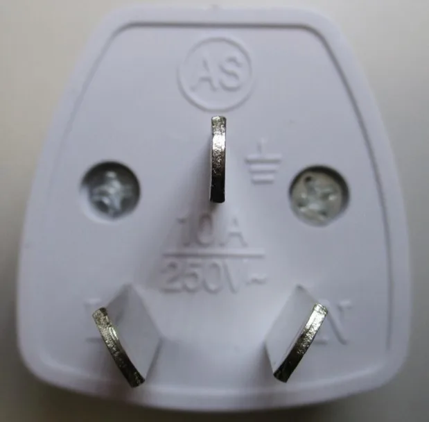 Adattatore di viaggio «Universal Travel Adaptor» — foto 3 dell'alert A12/00052/21