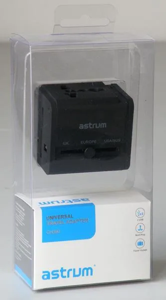 Adattatore della spina di viaggio «UNIVERSAL TRAVEL ADAPTOR» (astrum)