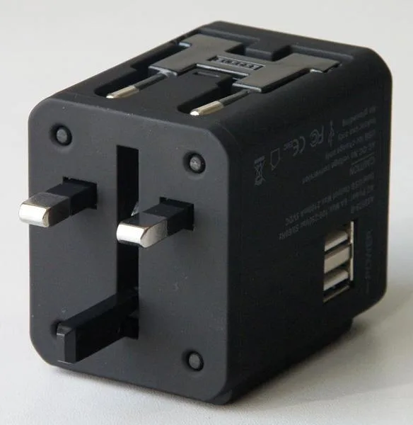 Adattatore della spina di viaggio «UNIVERSAL TRAVEL ADAPTOR» — foto 2 dell'alert A12/1768/18