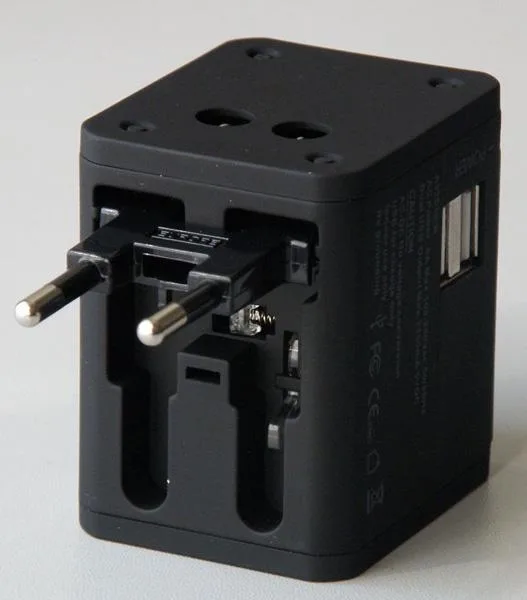 Adattatore della spina di viaggio «UNIVERSAL TRAVEL ADAPTOR» — foto 3 dell'alert A12/1768/18