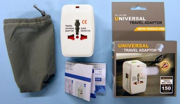 Adattatore da viaggio «UNIVERSAL TRAVEL ADAPTOR» — foto 1 dell'alert A12/1795/19