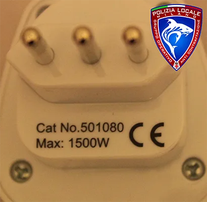 Adattatore di viaggio «UNIVERSALE ADATTATORE 2 P+T 10a 250V~» — foto 4 dell'alert A12/00002/24