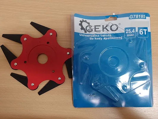 Attacco per frese a spazzole «Univerzal blade for brush cutters» (Geko)