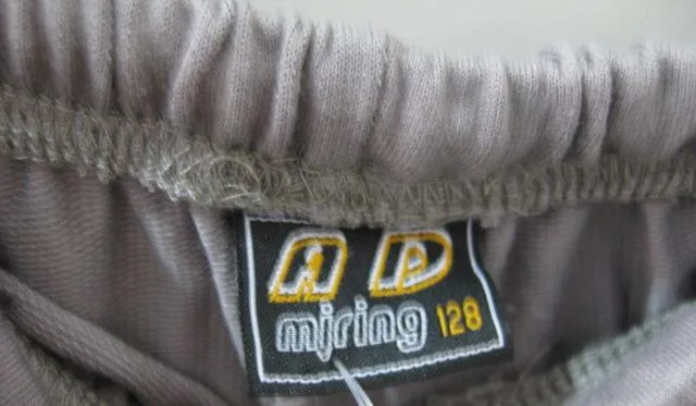 Pantaloncini per bambini «Unknown» — foto 3 dell'alert A12/1152/13