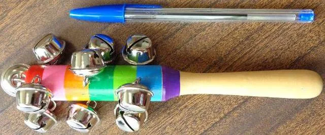 Rattle maracas &amp; #13; &amp; #13; «Unknown» (Aguila de Oro Toys)