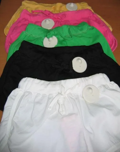 Pantaloncini per ragazze &amp; #13; &amp; #13; «Unknown» — foto 2 dell'alert A12/0437/13