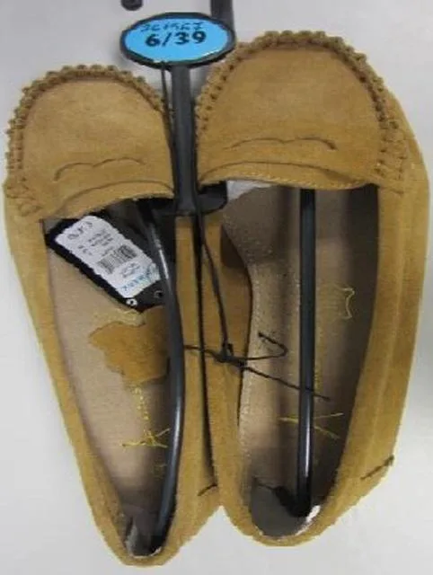 Scarpe da donna «Unknown» — foto 1 dell'alert A12/0689/14