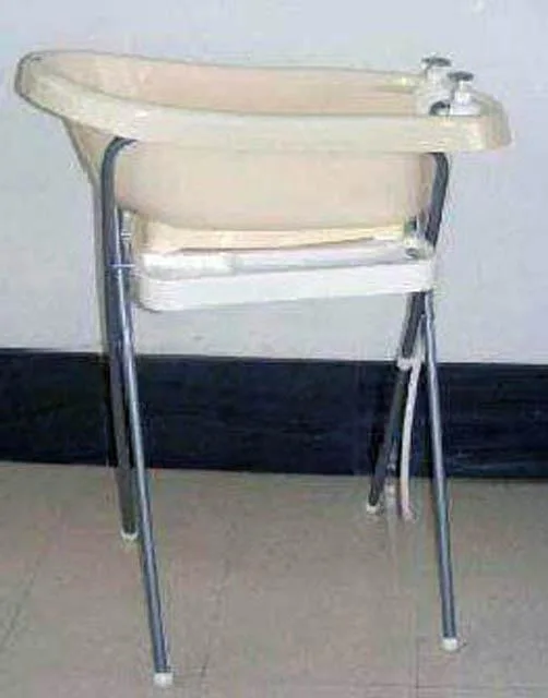 Vasca da bagno per bambini con supporto in metallo «Unknown» (Bebé Jou)
