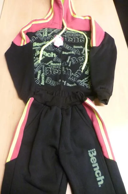 Abbigliamento sportivo per bambini «Unknown» — foto 2 dell'alert A12/1854/13