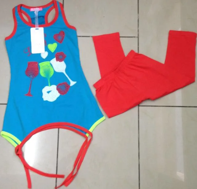Set di abbigliamento per ragazze «Unknown» — foto 2 dell'alert A12/1396/13