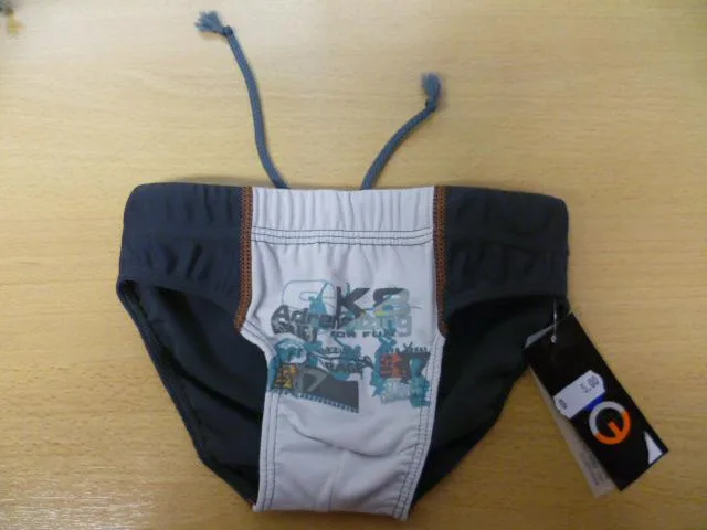 Costume da bagno del ragazzo & #13; & #13; «Unknown» — foto 2 dell'alert A12/1271/12