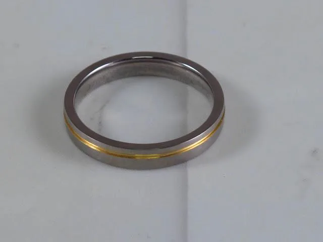 Anello metallico «Unknown» — foto 1 dell'alert A12/0297/14