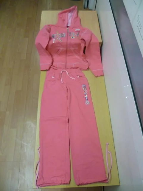 Set di abbigliamento per bambini & #13; & #13; «Unknown» — foto 3 dell'alert A12/0403/13