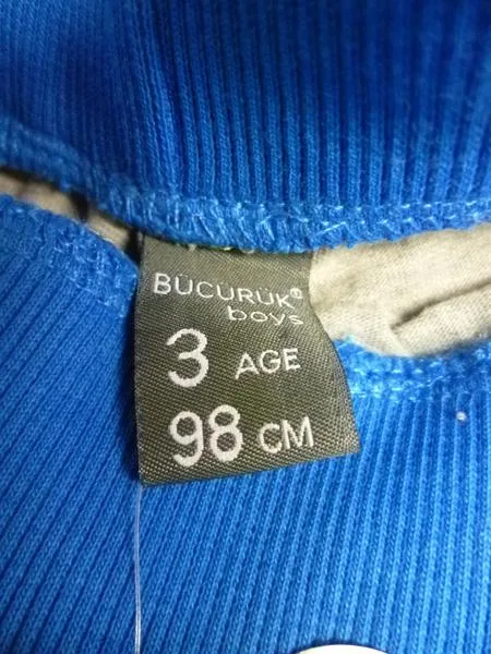 Pantaloni da ragazzo &amp; #13; &amp; #13; «Unknown» (Bücürük)