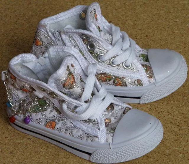 Scarpe per bambini & #13; & #13; «Unknown» — foto 4 dell'alert A12/0244/13