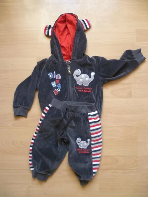Tuta per bambini &amp; #13; &amp; #13; «Unknown» — foto 2 dell'alert A12/0391/13