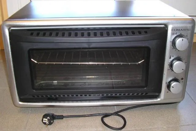 Forno elettrico «Unknown» — foto 1 dell'alert A12/0138/14