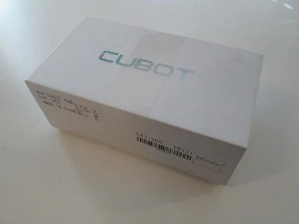 Telefono cellulare con caricabatterie «Unknown» (Cubot)