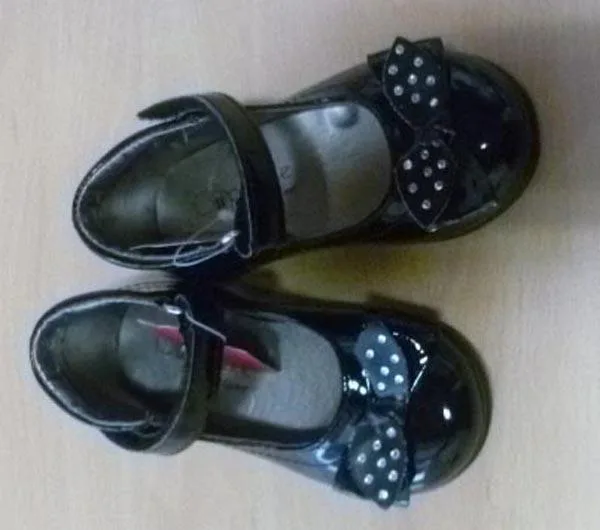 Scarpe per bambini «Unknown» — foto 3 dell'alert A12/0475/15