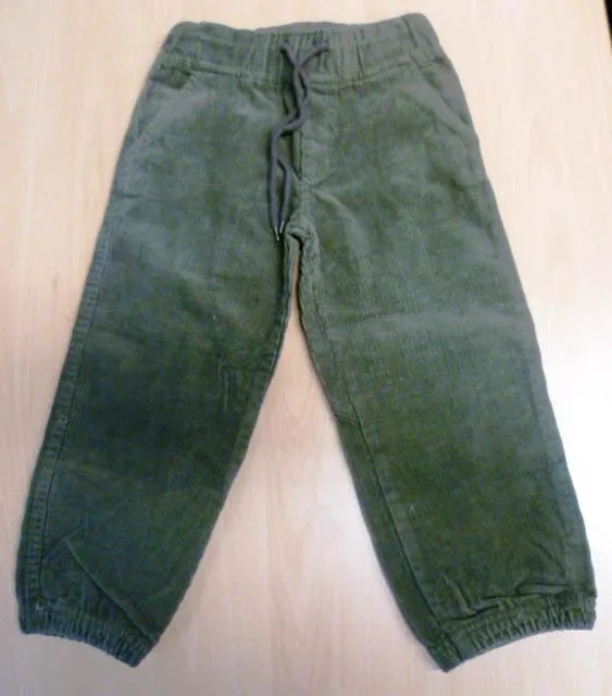 Pantaloni per bambini «Unknown» — foto 3 dell'alert A12/0470/14
