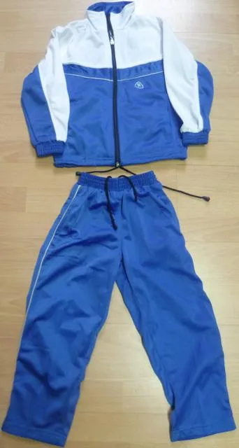 Set di abbigliamento per bambini &amp; #13; &amp; #13; «Unknown» (D)