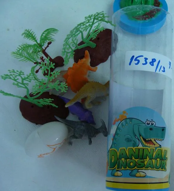 Kit di dinosauri in plastica «Unknown» — foto 2 dell'alert A12/1788/13