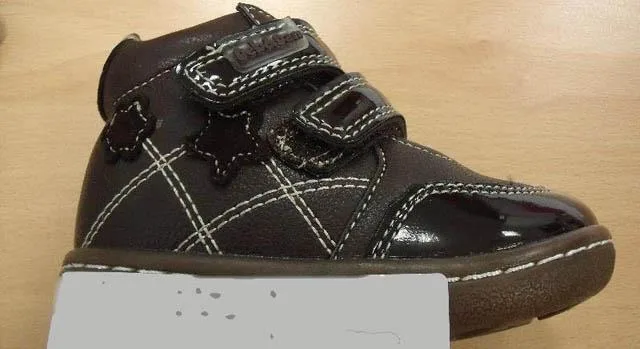 Scarpe per bambini «Unknown» — foto 2 dell'alert A12/1628/14