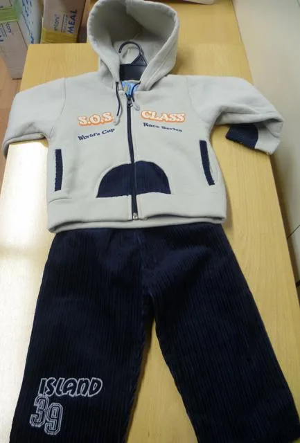 Abbigliamento per bambini & #13; & #13; «Unknown» — foto 2 dell'alert A12/1028/12