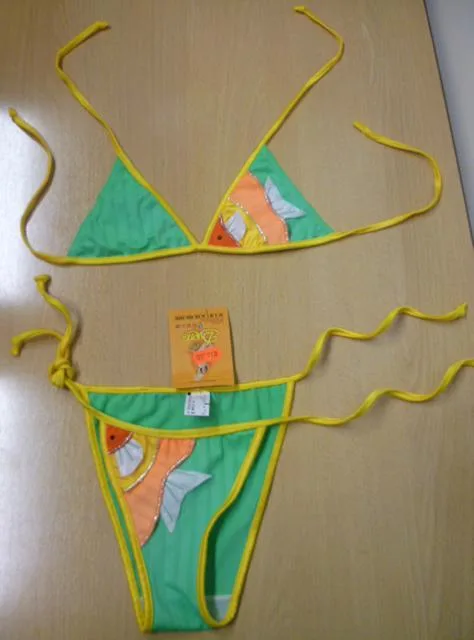 Bikini ragazze «Unknown» — foto 3 dell'alert A12/1111/12