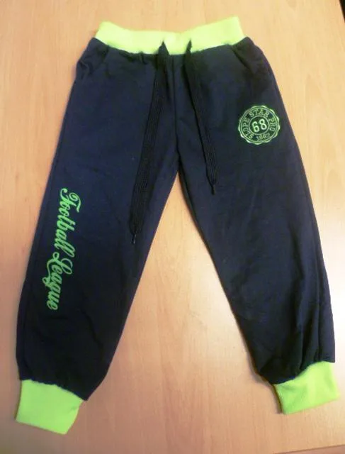 Pantaloni sportivi per bambini «Unknown» — foto 3 dell'alert A12/0574/14