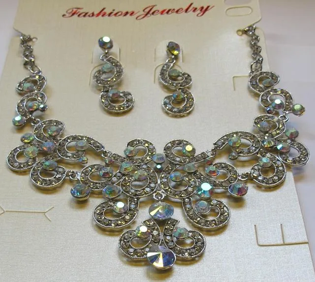 Set di gioielli &amp; #13; &amp; #13; &amp; #13; «Unknown» (Fashion Jewelry)