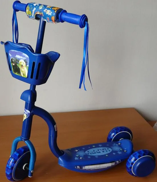 Scooter per bambini «Unknown» — foto 3 dell'alert A12/0770/13