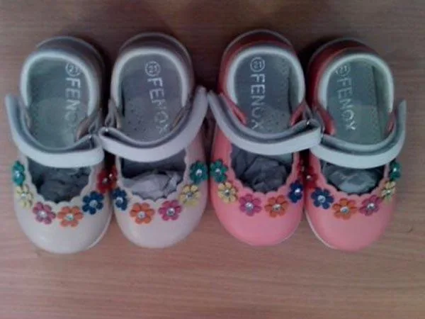 Scarpe per ragazze «Unknown» — foto 2 dell'alert A12/1244/15