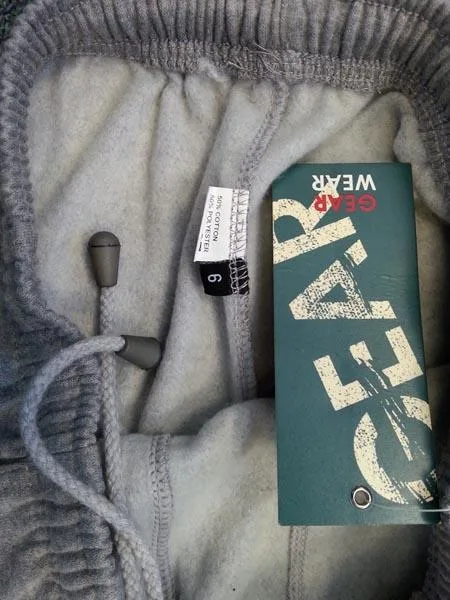 Pantaloni sportivi per bambini «Unknown» — foto 2 dell'alert A12/0202/15