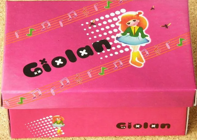 Scarpe per bambini «Unknown» — foto 2 dell'alert A12/0666/13