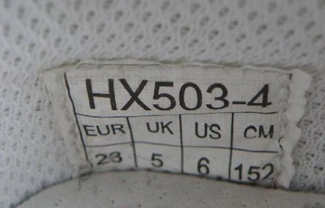 Scarpe da donna «Unknown» — foto 3 dell'alert A12/1795/13