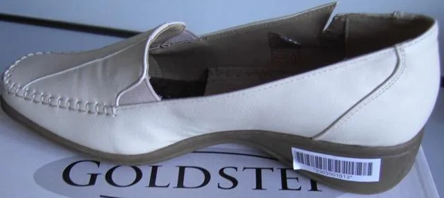 Scarpe da donna «Unknown» — foto 1 dell'alert A12/1632/13