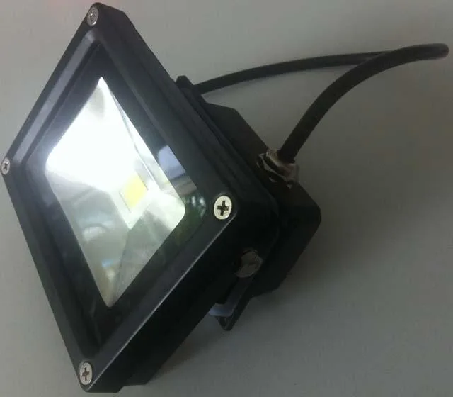 Proiettore a LED «Unknown» — foto 1 dell'alert A11/0109/14
